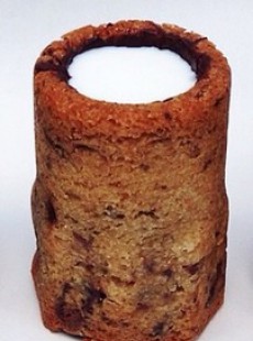 invention-biscuit-shot-de-lait-patisserie-gateau-120314418